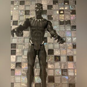 Marvel Avengers Black Panther Wakanda Posable Figurine Like New By Hasboro 2017